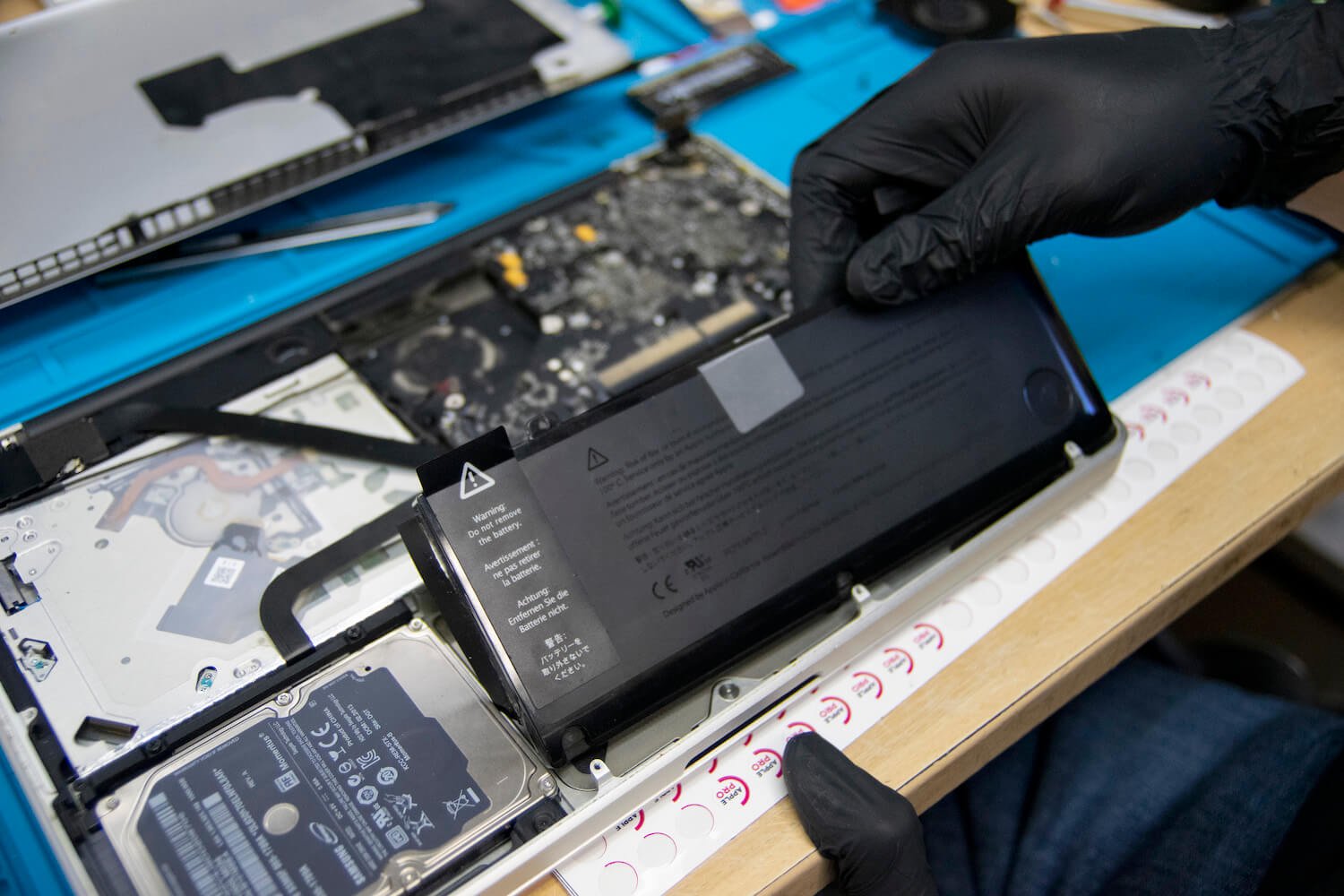 Возвращаем к жизни старый MacBook Pro: два SSD, полная чистка и не только