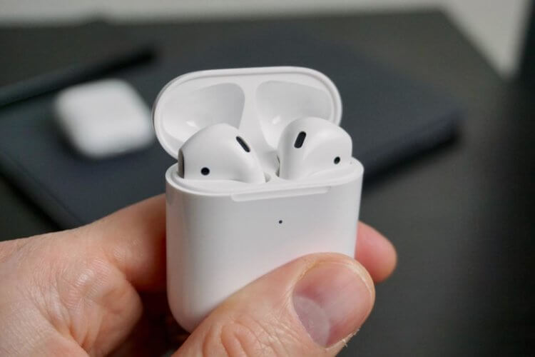 Apple рассылает на замену AirPods с нерабочей прошивкой