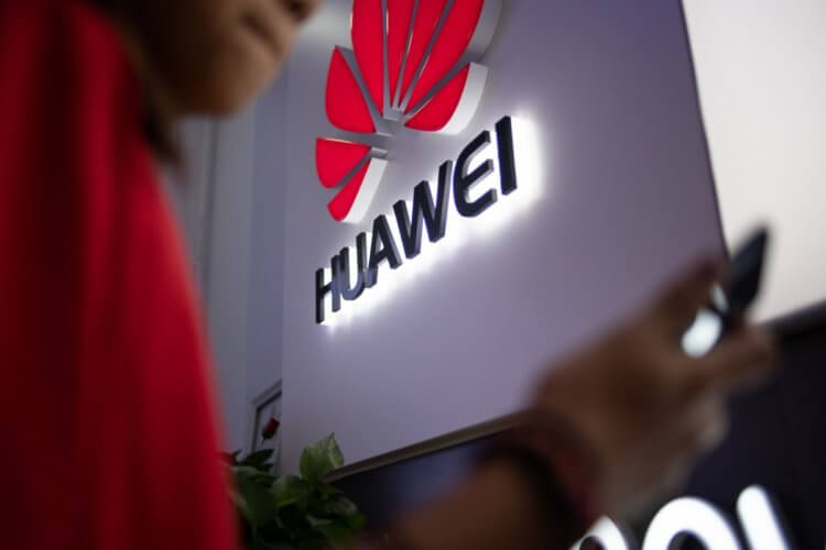 Huawei раскритиковала новый iPhone SE