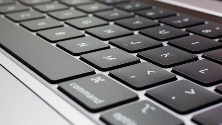 Apple представила новый MacBook Pro 13″ с клавиатурой «ножницы» и увеличенной памятью