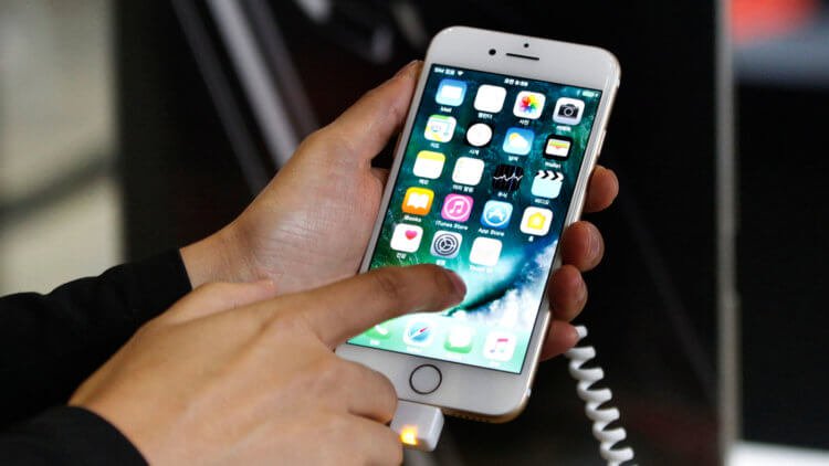 Apple заплатит 500 миллионов долларов за замедление iPhone. Кто и как получит эти деньги