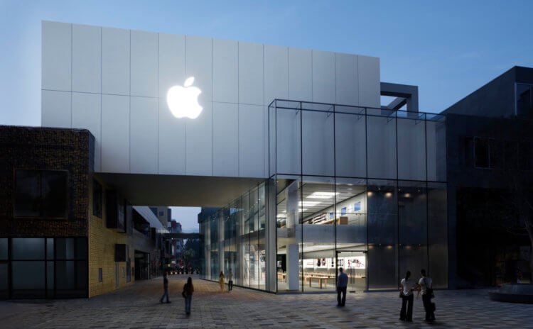 Apple закрыла свой первый магазин в Китае, но сразу открыла новый. Зачем?