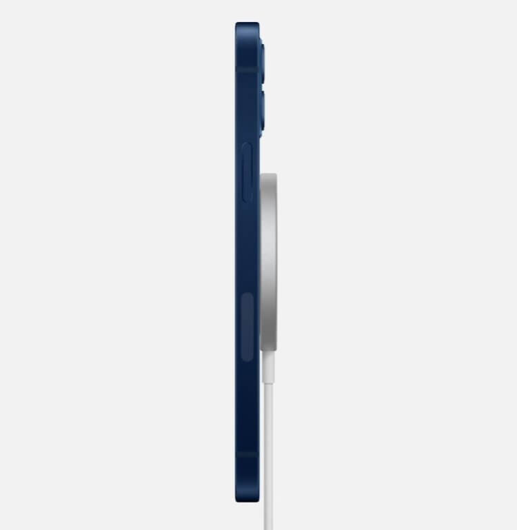 Apple убрала наушники и зарядку из комплекта iPhone 12