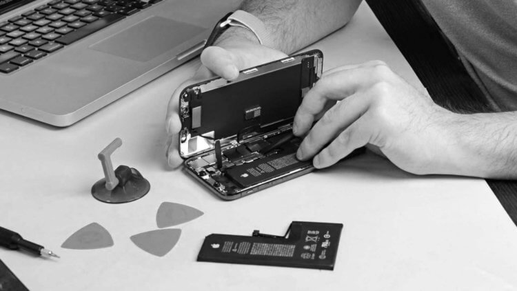 Ремонт iPhone 12 стал сложнее — как теперь заменить аккумулятор?