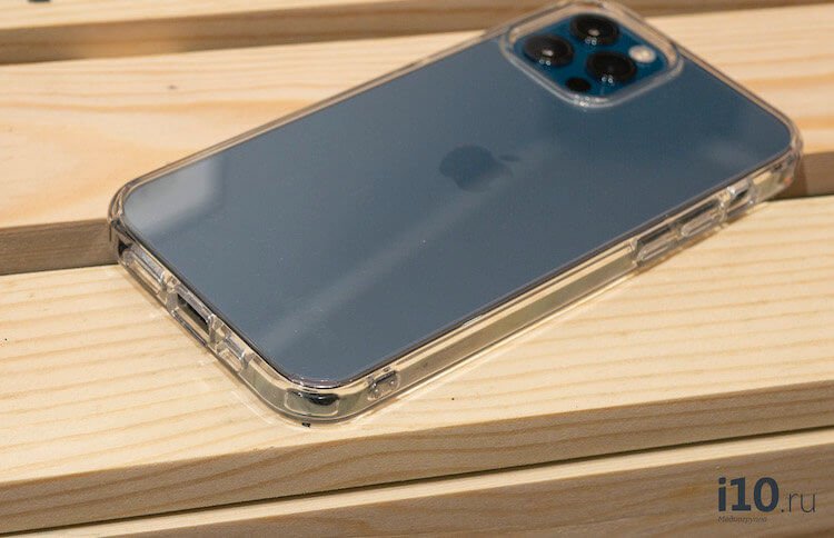 Недорогой чехол с хорошей защитой для новых iPhone — uBear Real Case