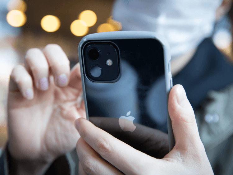 iPhone 12 в опасности: из-за проблем Samsung, аномальных морозов и не только