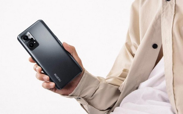 Смартфон Realme GT Neo 2 начал продаваться в Украине по цене 13 999 грн