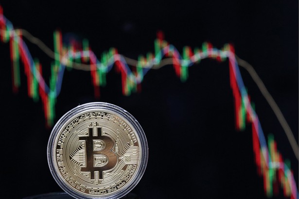 Цена Bitcoin упала более чем на $15 000