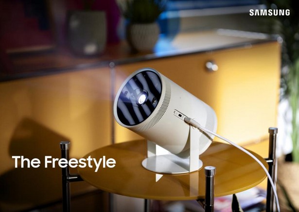 Samsung представила The Freestyle — гибрид проектора и умной колонки